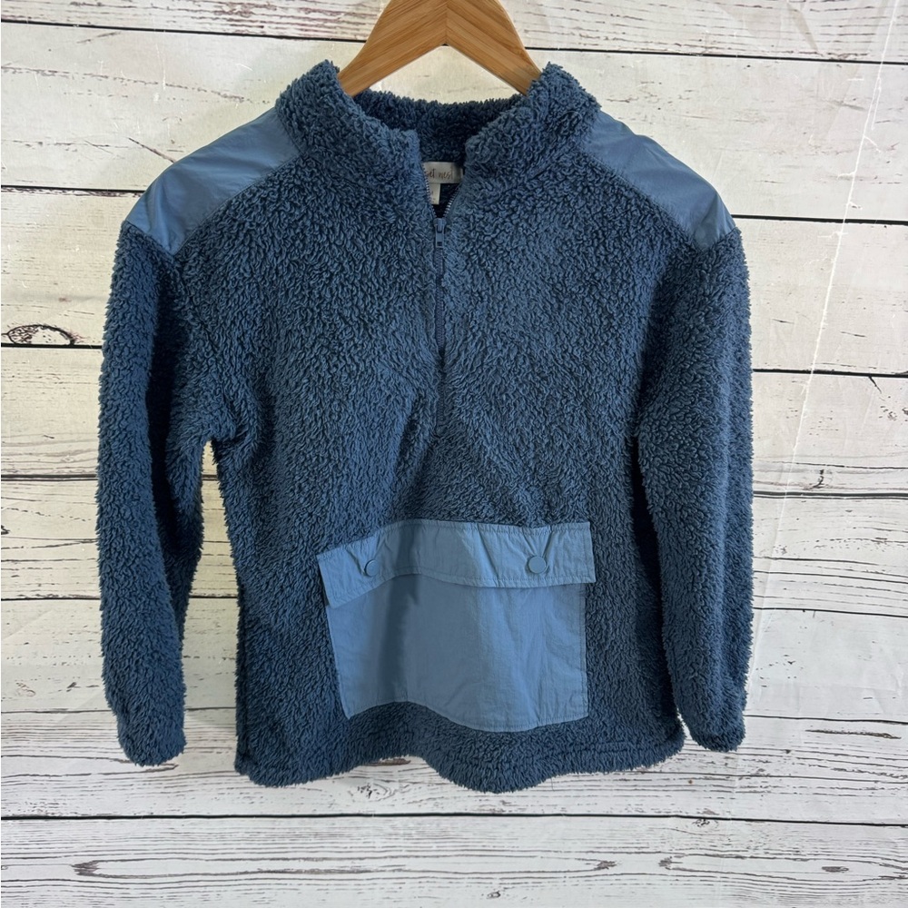 Cozy Blue Fleece Pullover with Pocket